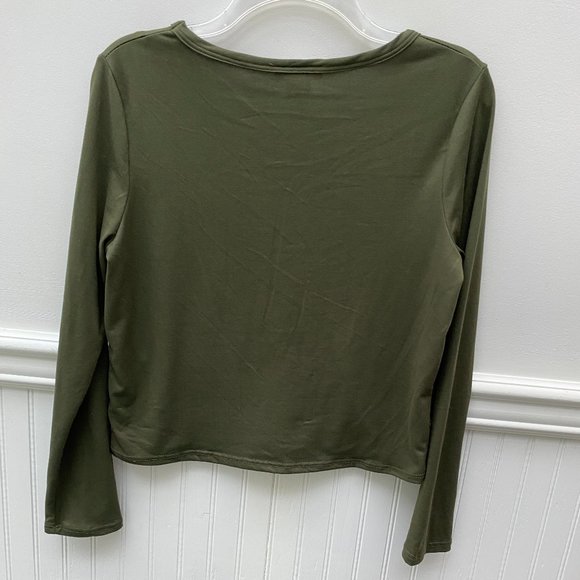 Olivia Rae Green Crop top size Large - Picture 9 of 9